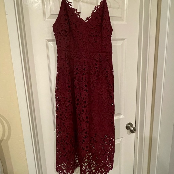 Astr Dresses & Skirts - Astr the label maroon lace dress